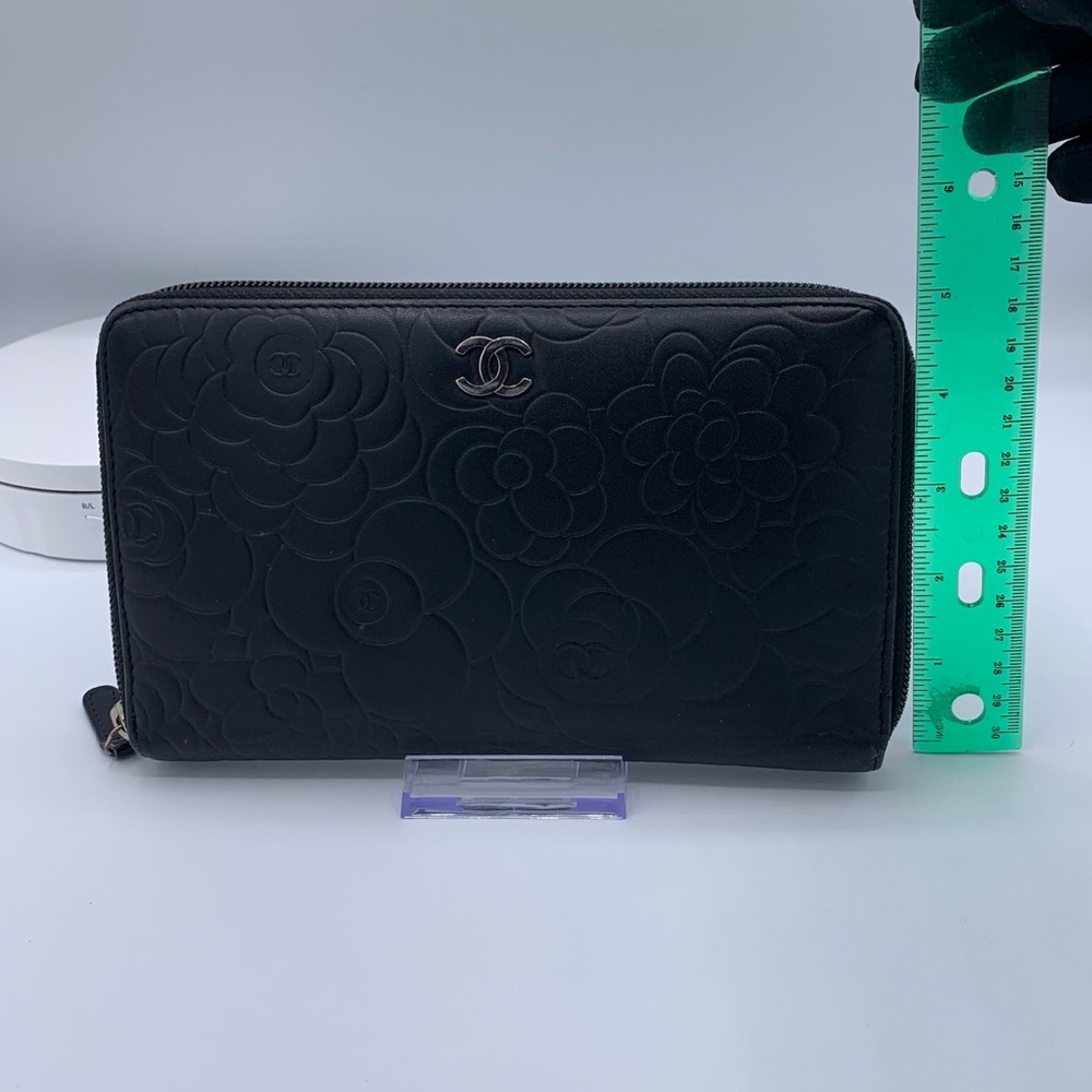 Chanel Camelia Organizer, Large Wallet in Black Leather and Silver Hardware - Picture 10 of 12
